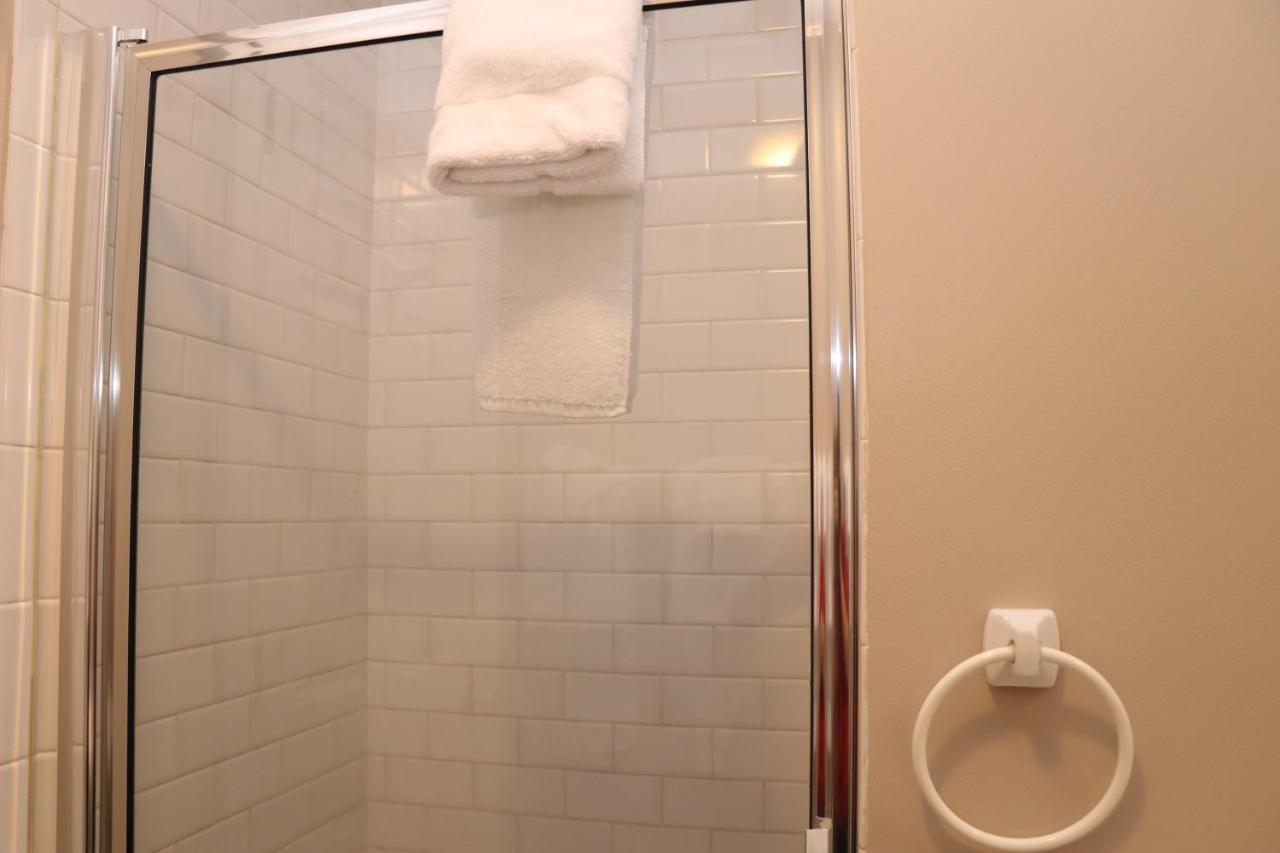 Stylish Downtown Studio In The South End, C. Ave #1 ボストン エクステリア 写真